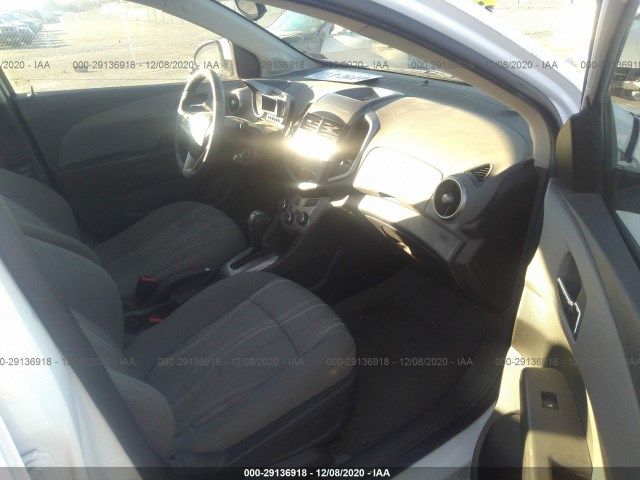 Photo 4 VIN: 1G1JC6SG4G4133204 - CHEVROLET SONIC 