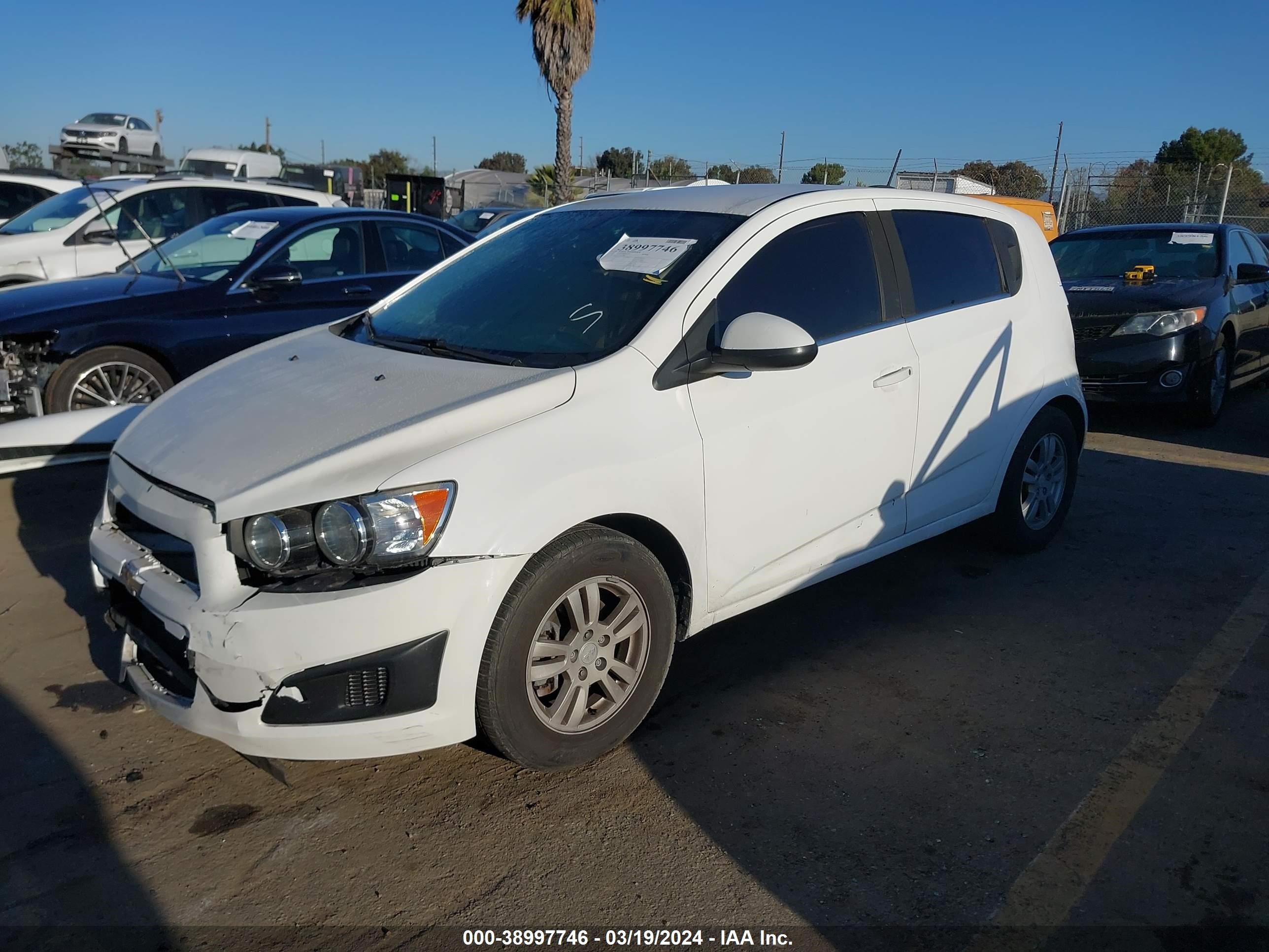 Photo 1 VIN: 1G1JC6SG5F4207681 - CHEVROLET SONIC 