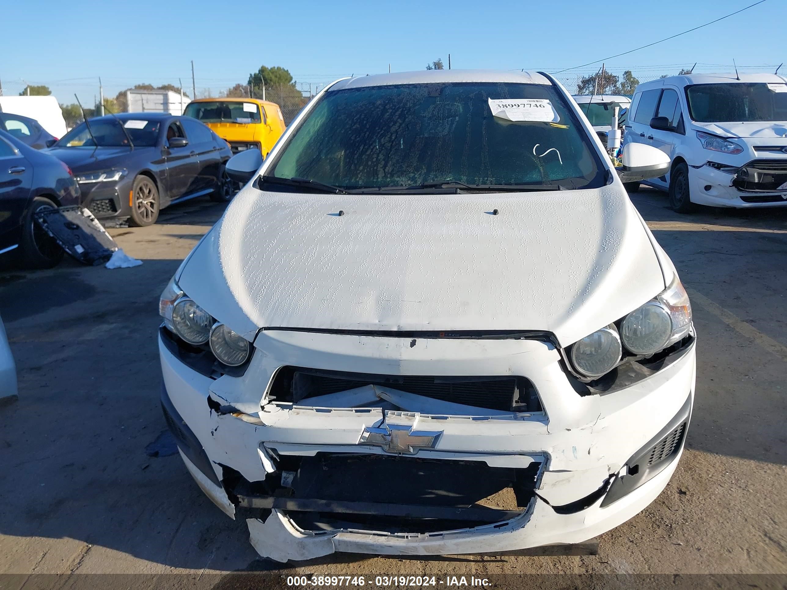 Photo 11 VIN: 1G1JC6SG5F4207681 - CHEVROLET SONIC 