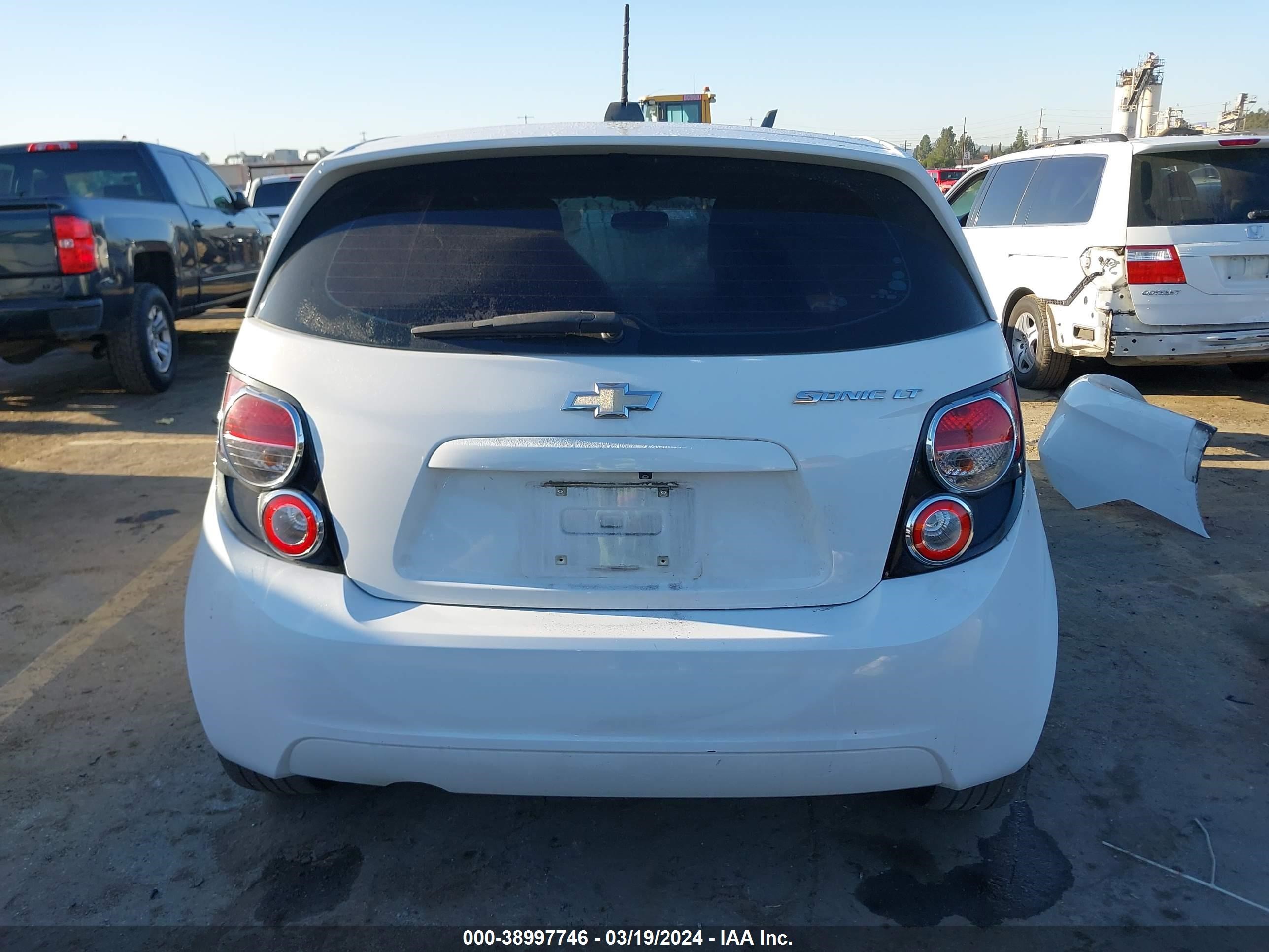 Photo 15 VIN: 1G1JC6SG5F4207681 - CHEVROLET SONIC 