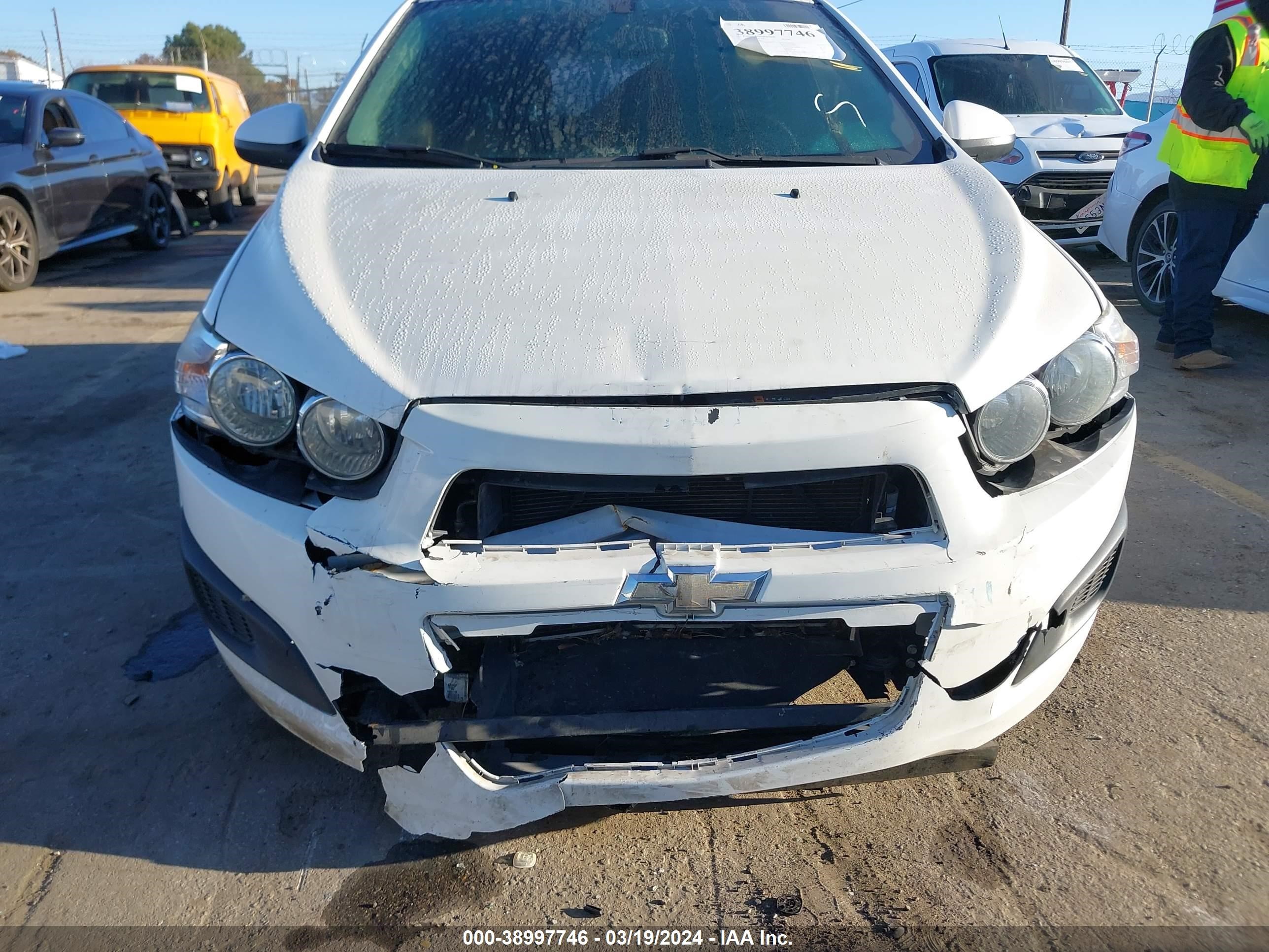 Photo 5 VIN: 1G1JC6SG5F4207681 - CHEVROLET SONIC 