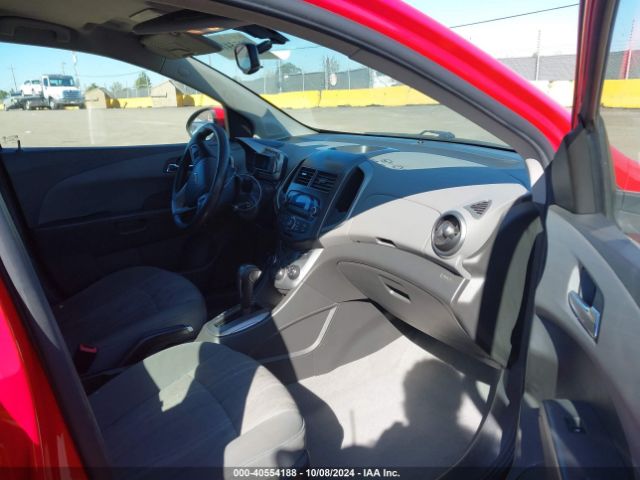 Photo 4 VIN: 1G1JC6SG9F4213791 - CHEVROLET SONIC 