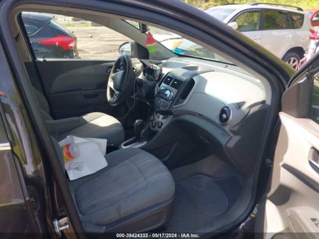 Photo 4 VIN: 1G1JC6SGXD4235232 - CHEVROLET SONIC 