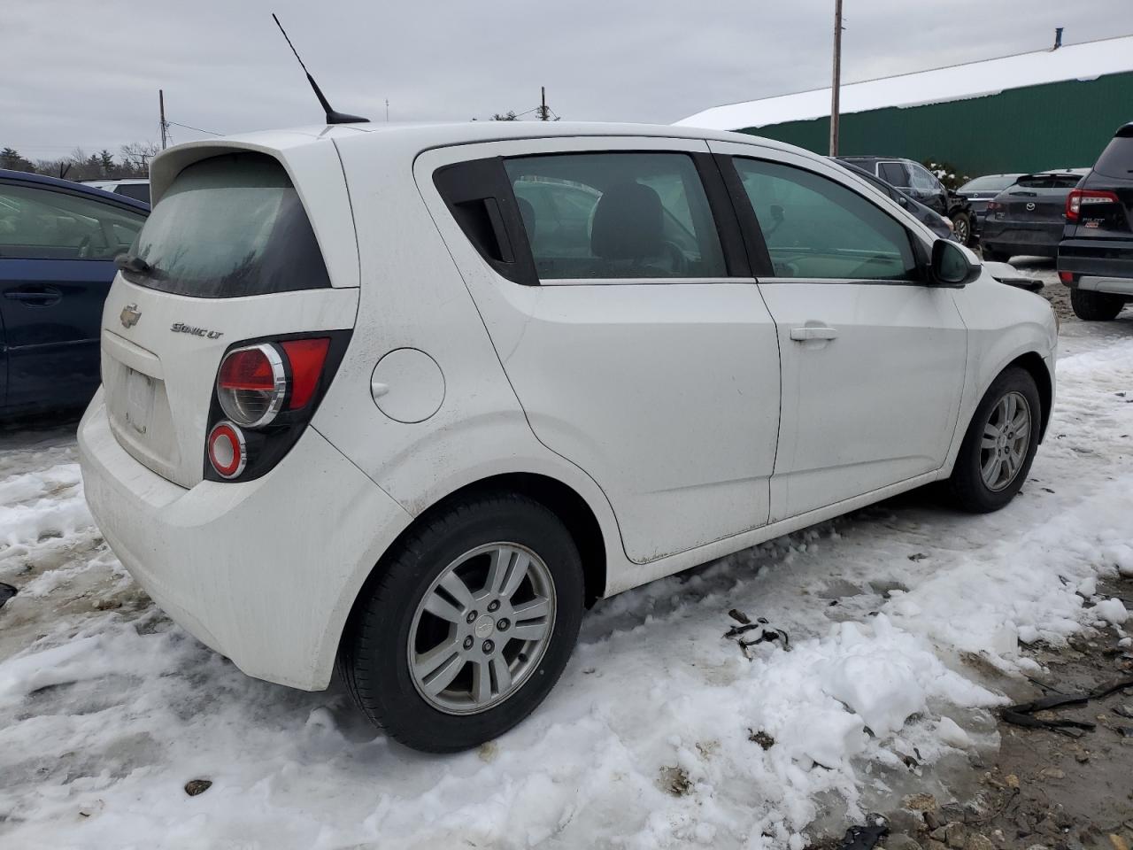 Photo 2 VIN: 1G1JC6SGXE4177947 - CHEVROLET SONIC 