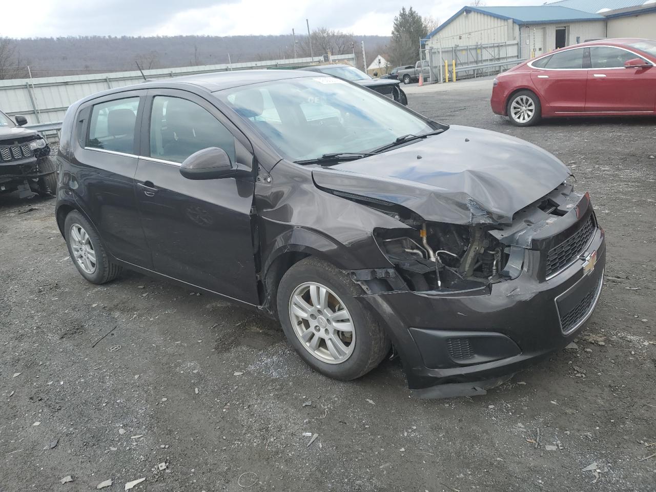 Photo 3 VIN: 1G1JC6SGXF4102991 - CHEVROLET SONIC 