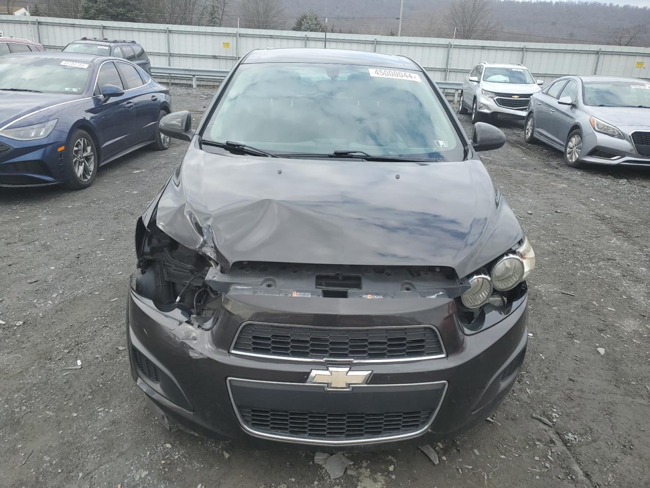 Photo 4 VIN: 1G1JC6SGXF4102991 - CHEVROLET SONIC 