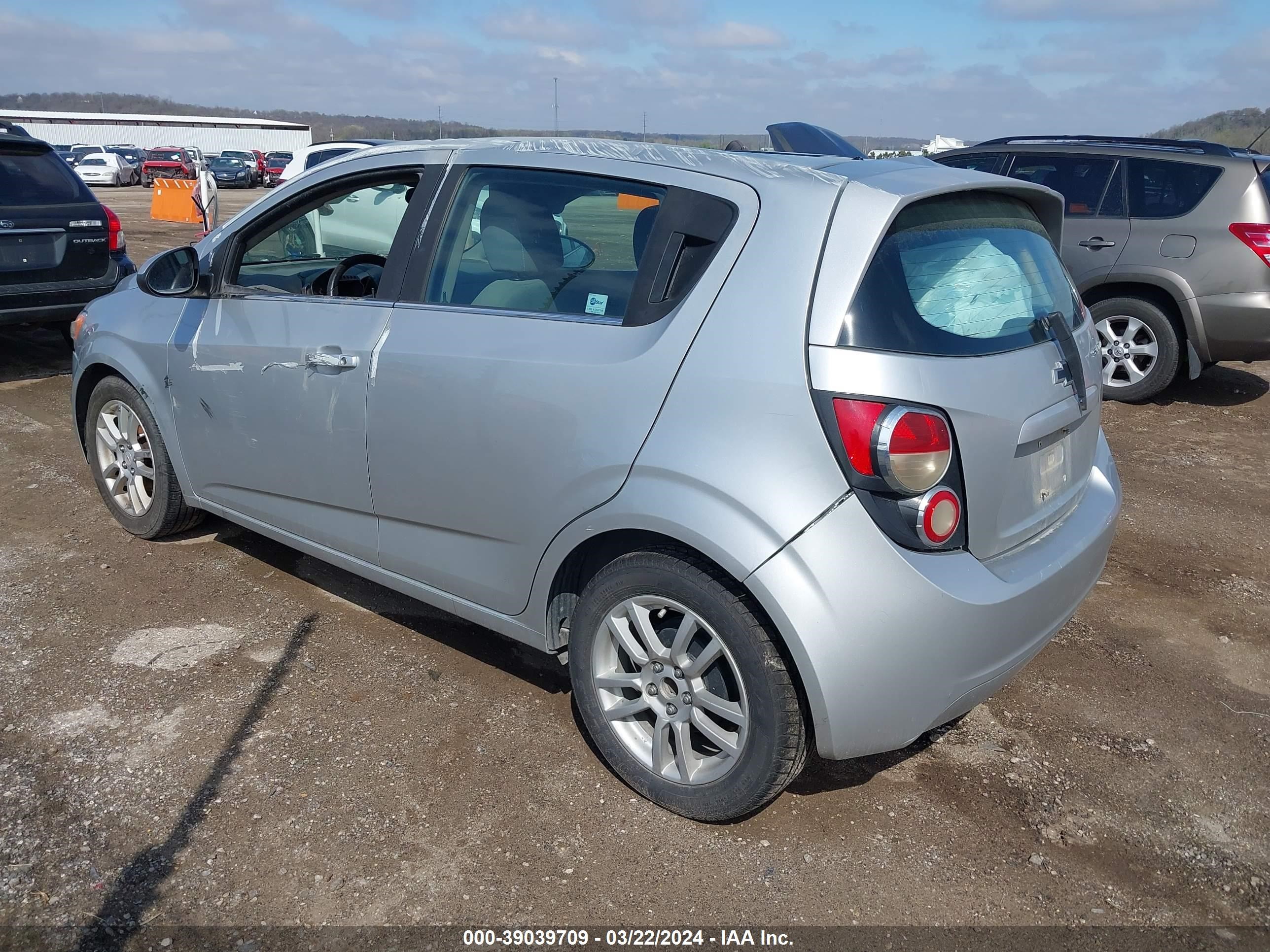 Photo 2 VIN: 1G1JC6SH0C4127290 - CHEVROLET SONIC 