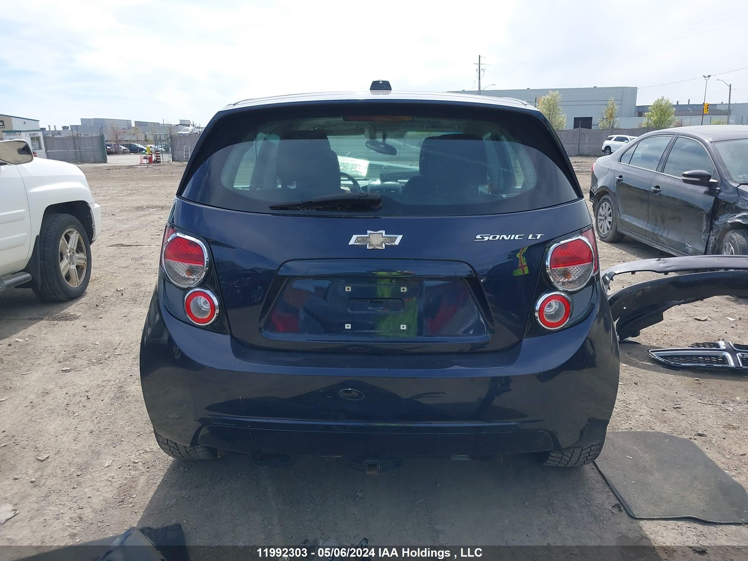 Photo 16 VIN: 1G1JC6SH0F4143543 - CHEVROLET SONIC 