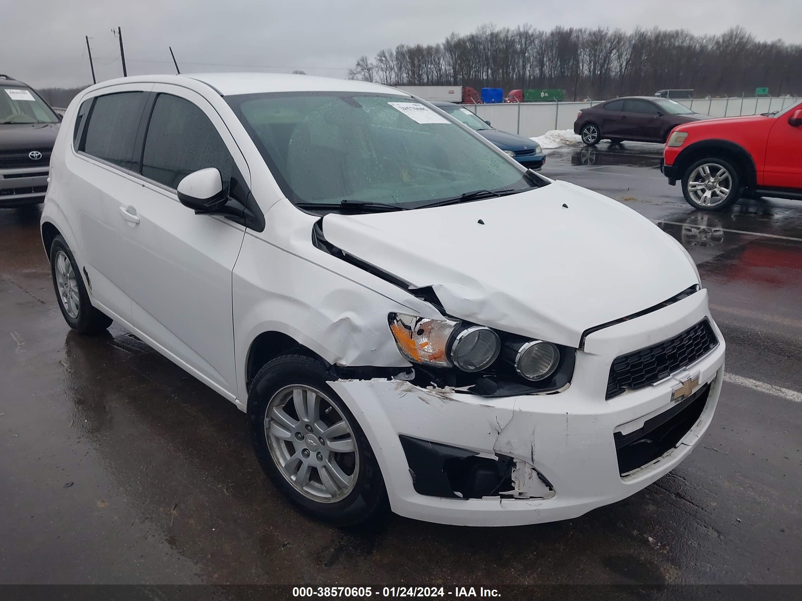 Photo 5 VIN: 1G1JC6SH0F4168202 - CHEVROLET SONIC 