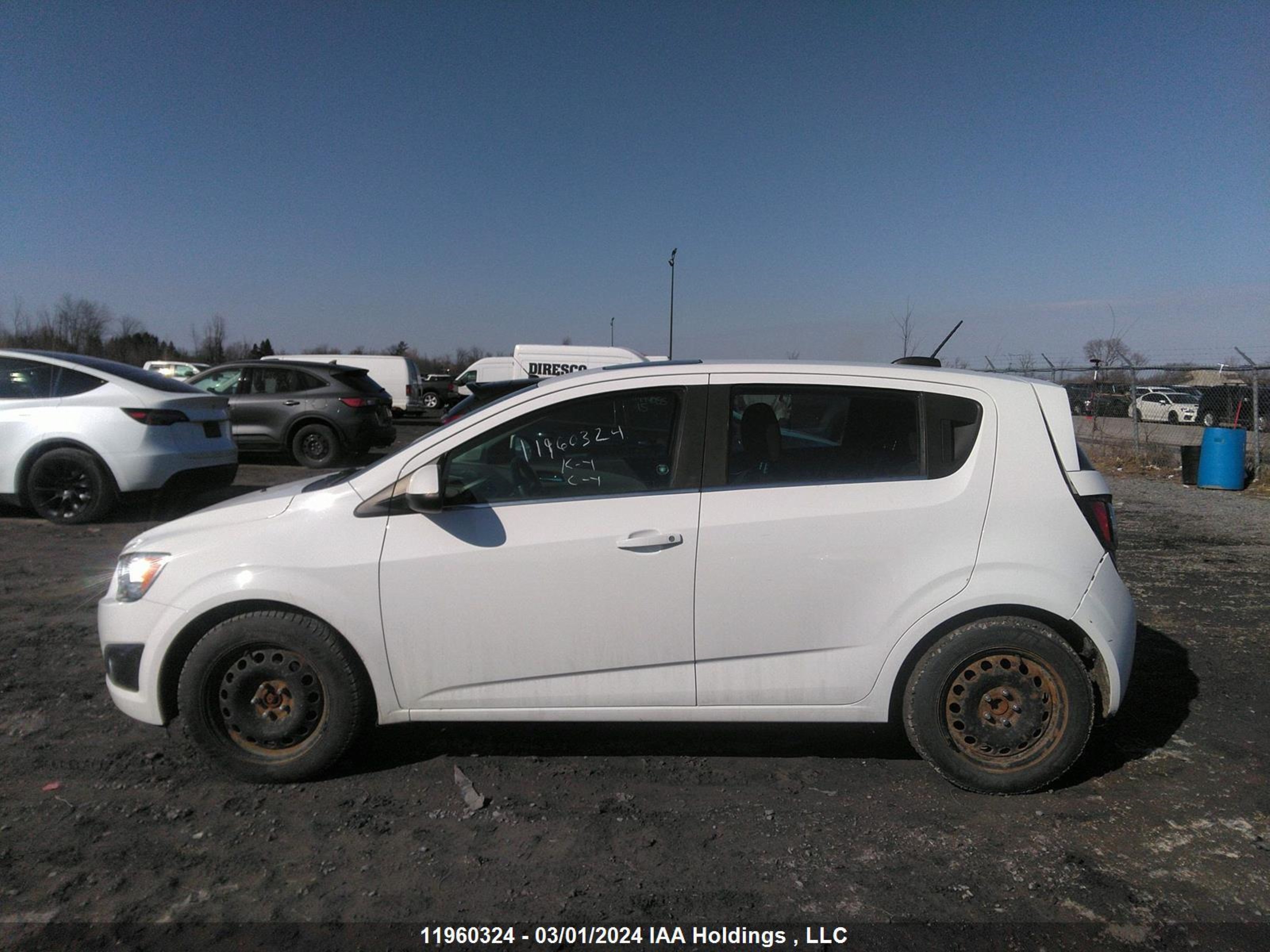 Photo 13 VIN: 1G1JC6SH0F4196548 - CHEVROLET SONIC 