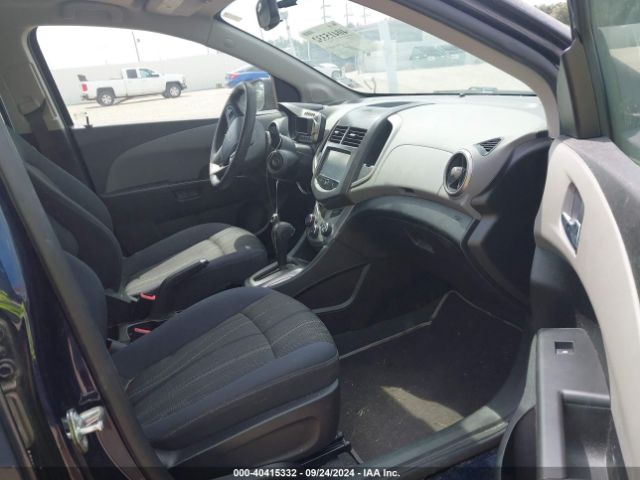 Photo 4 VIN: 1G1JC6SH0F4199840 - CHEVROLET SONIC 