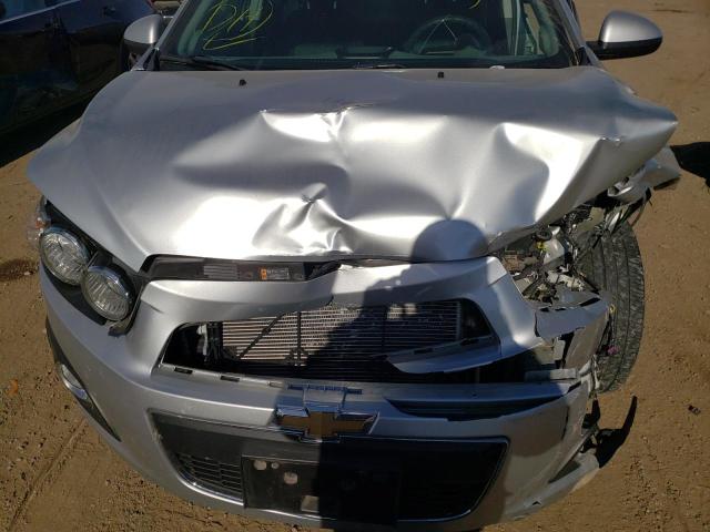 Photo 6 VIN: 1G1JC6SH1D4221809 - CHEVROLET SONIC LT 