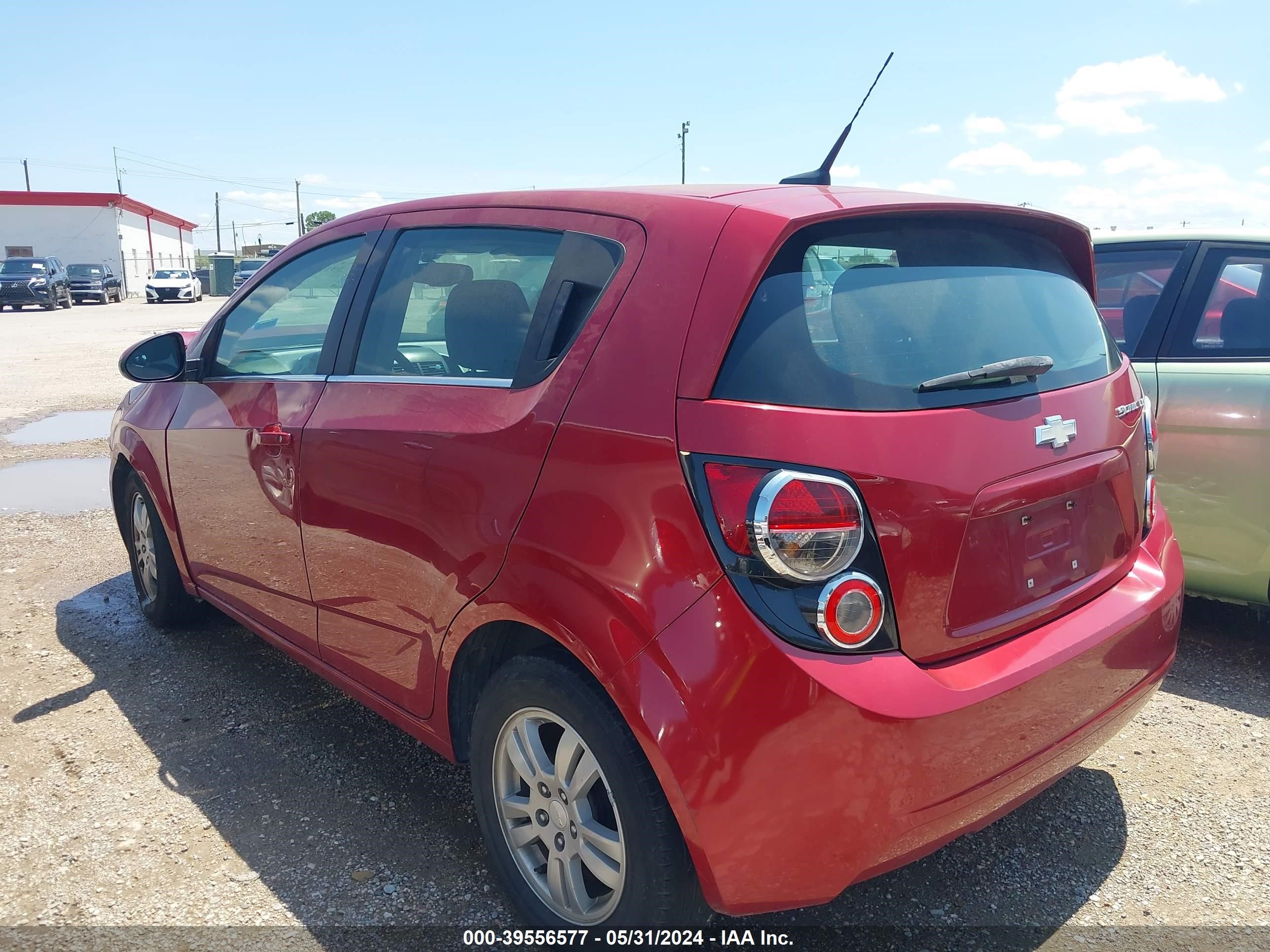 Photo 2 VIN: 1G1JC6SH1E4141668 - CHEVROLET SONIC 