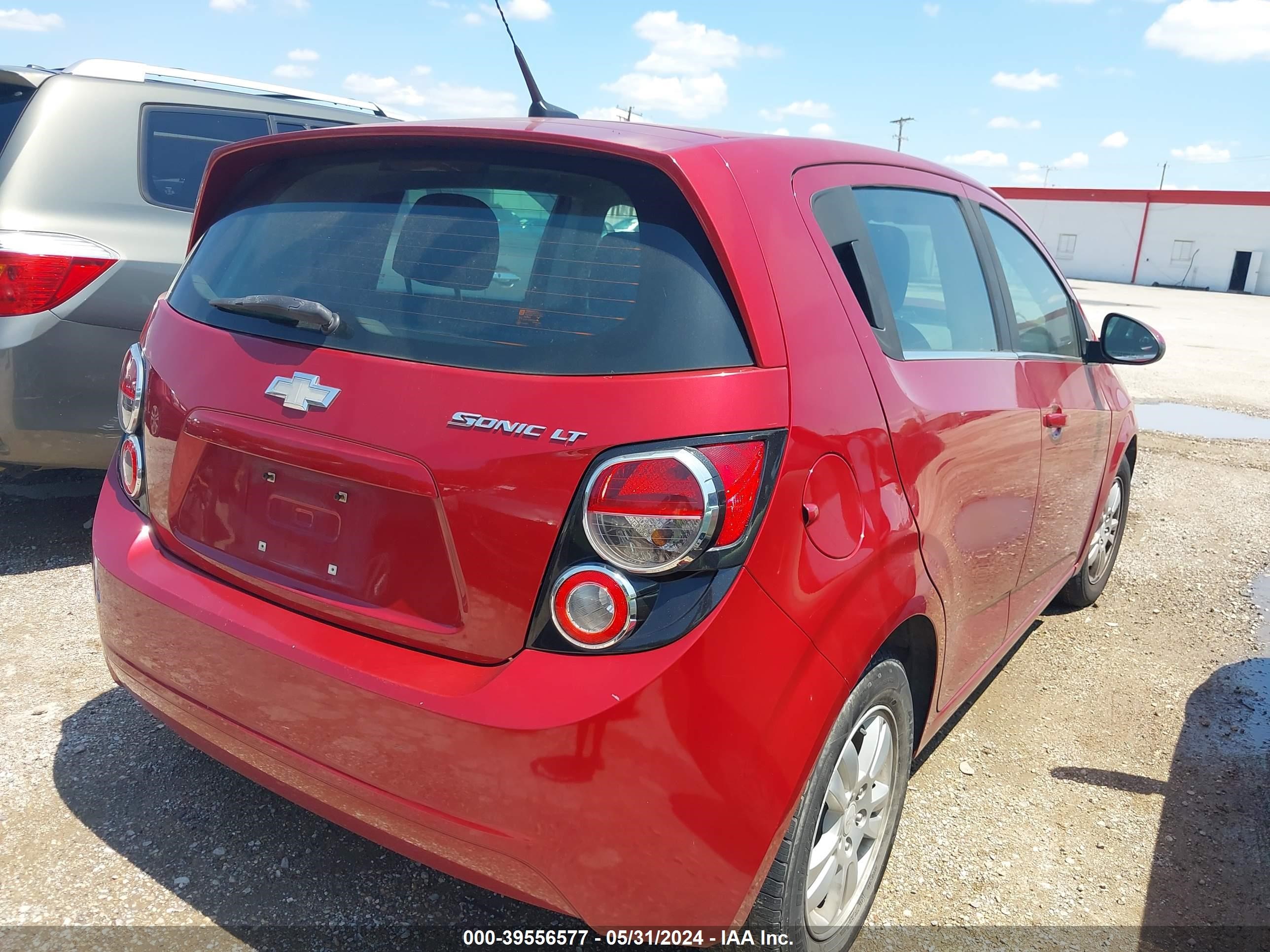 Photo 3 VIN: 1G1JC6SH1E4141668 - CHEVROLET SONIC 