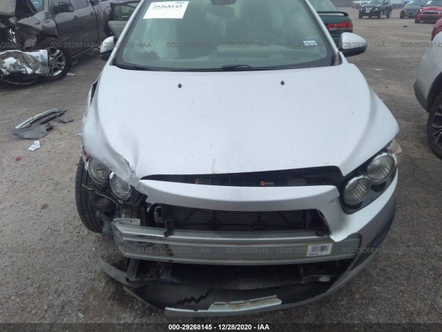 Photo 5 VIN: 1G1JC6SH1F4100409 - CHEVROLET SONIC 