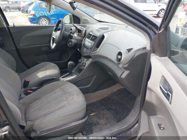 Photo 4 VIN: 1G1JC6SH1F4124113 - CHEVROLET SONIC 