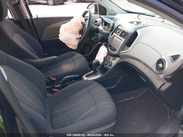 Photo 4 VIN: 1G1JC6SH1F4149304 - CHEVROLET SONIC 