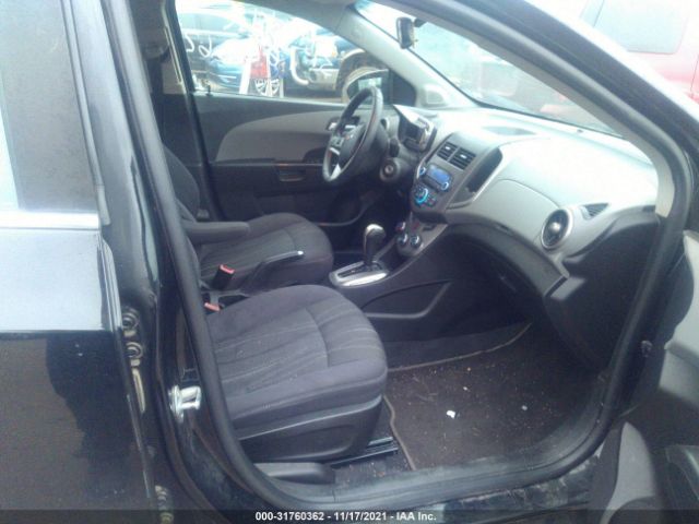 Photo 4 VIN: 1G1JC6SH2C4147167 - CHEVROLET SONIC 