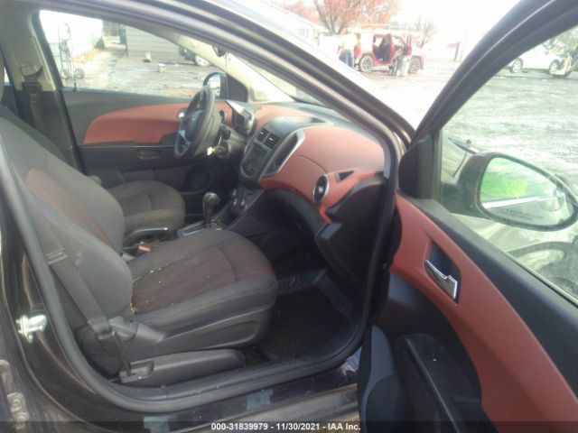 Photo 4 VIN: 1G1JC6SH2D4240756 - CHEVROLET SONIC 