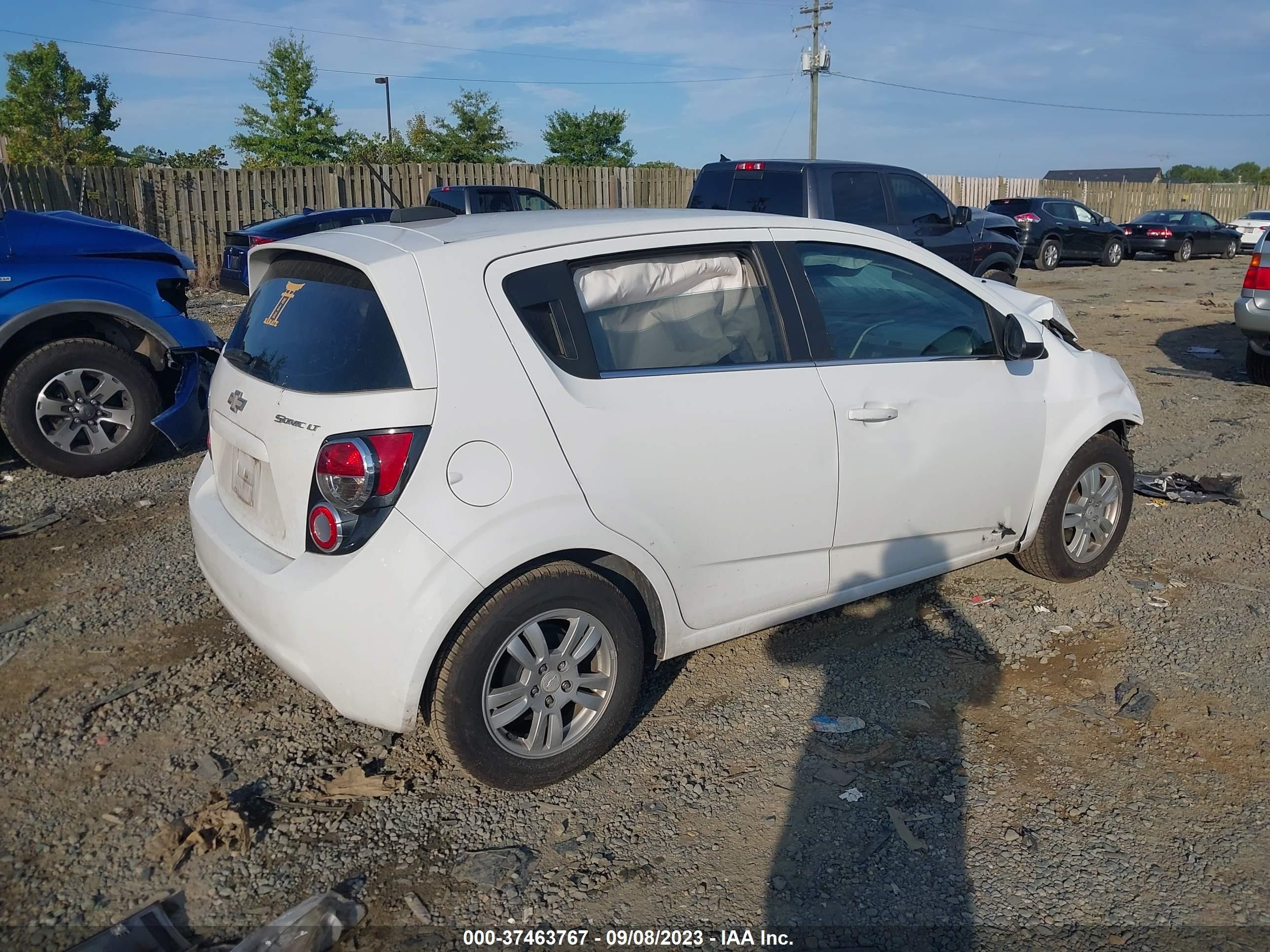 Photo 3 VIN: 1G1JC6SH2G4124848 - CHEVROLET SONIC 