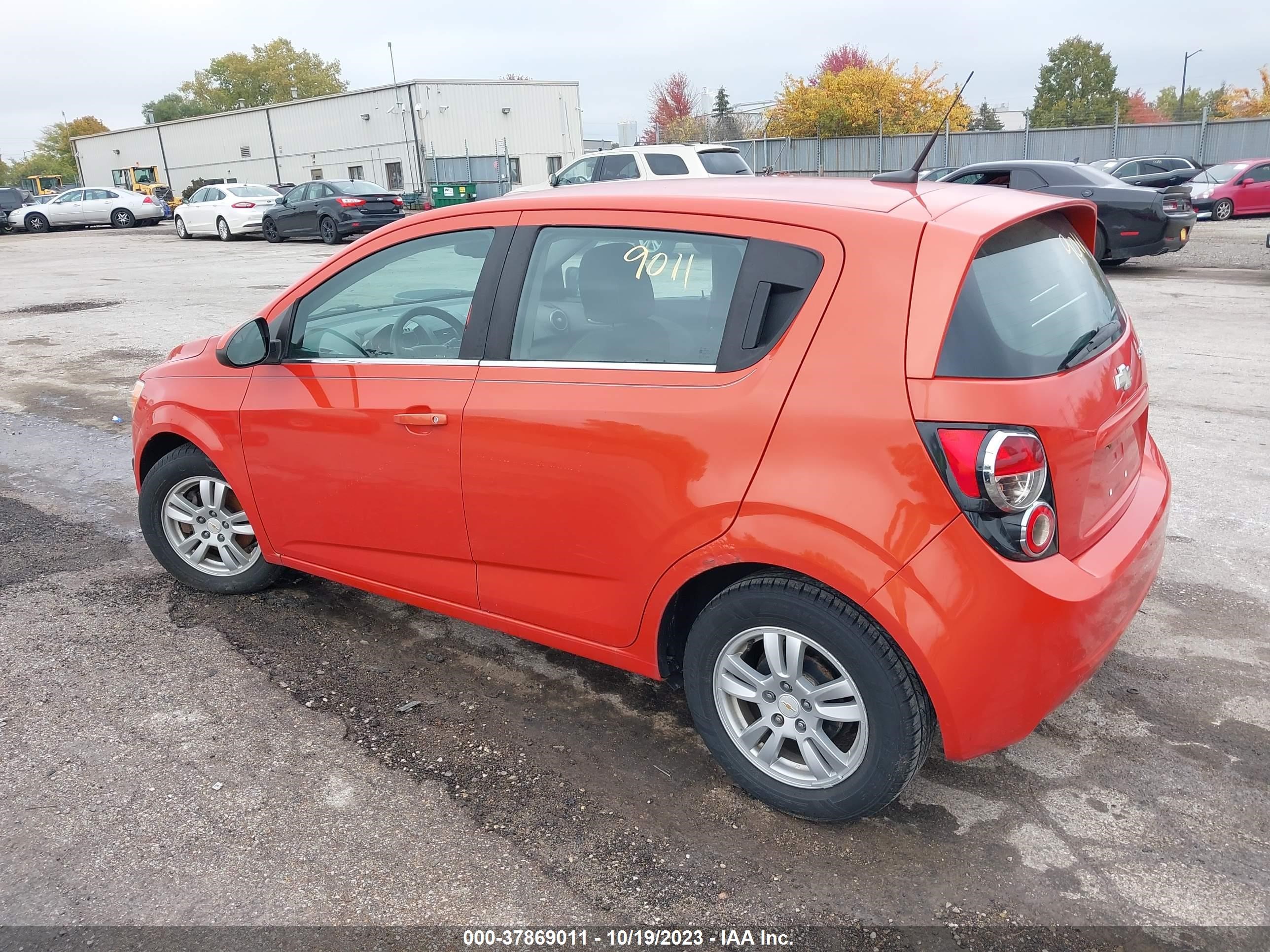 Photo 2 VIN: 1G1JC6SH3C4102187 - CHEVROLET SONIC 