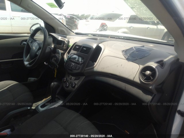 Photo 4 VIN: 1G1JC6SH3D4134428 - CHEVROLET SONIC 