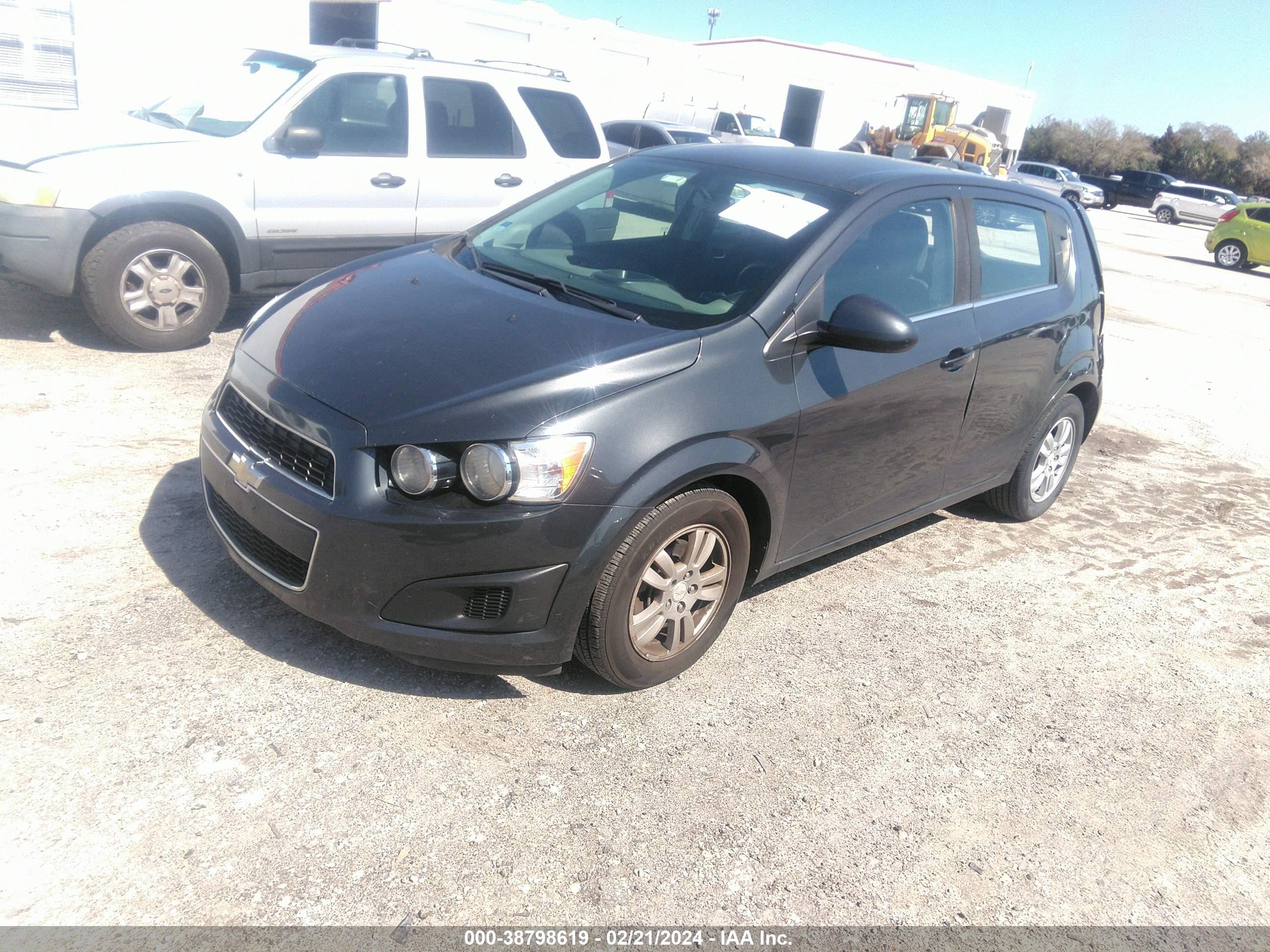 Photo 1 VIN: 1G1JC6SH4F4109217 - CHEVROLET SONIC 