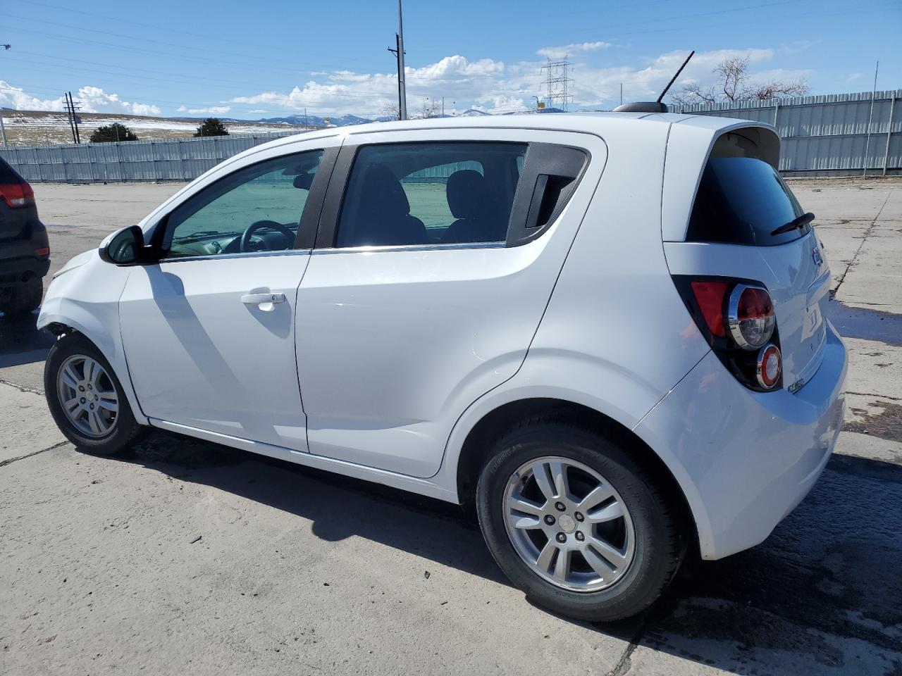 Photo 1 VIN: 1G1JC6SH4F4166145 - CHEVROLET SONIC 