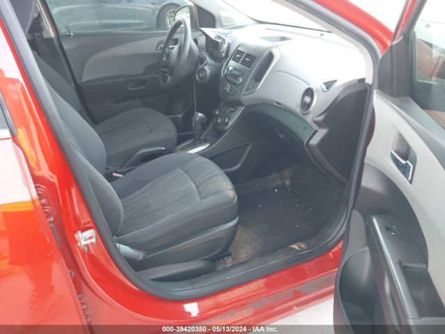 Photo 4 VIN: 1G1JC6SH5C4110016 - CHEVROLET SONIC 