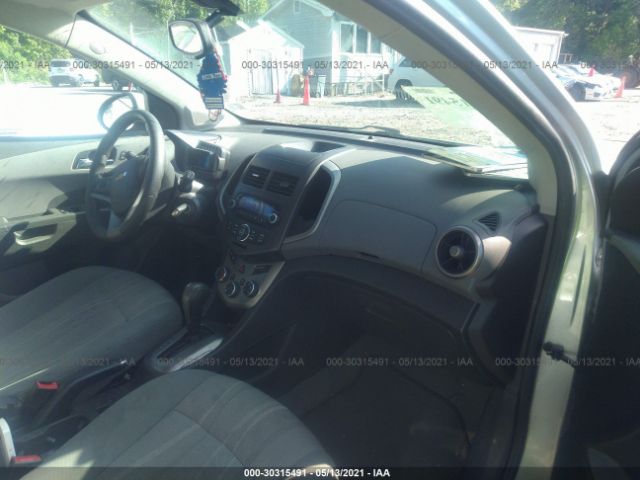 Photo 4 VIN: 1G1JC6SH5E4167268 - CHEVROLET SONIC 