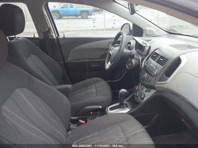 Photo 4 VIN: 1G1JC6SH5F4172746 - CHEVROLET SONIC 