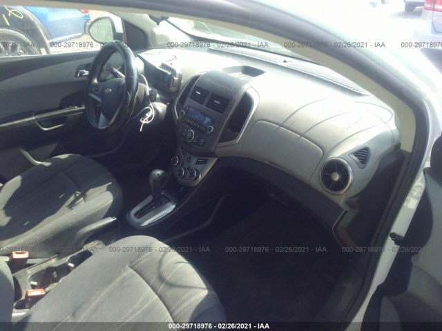 Photo 4 VIN: 1G1JC6SH5F4175713 - CHEVROLET SONIC 