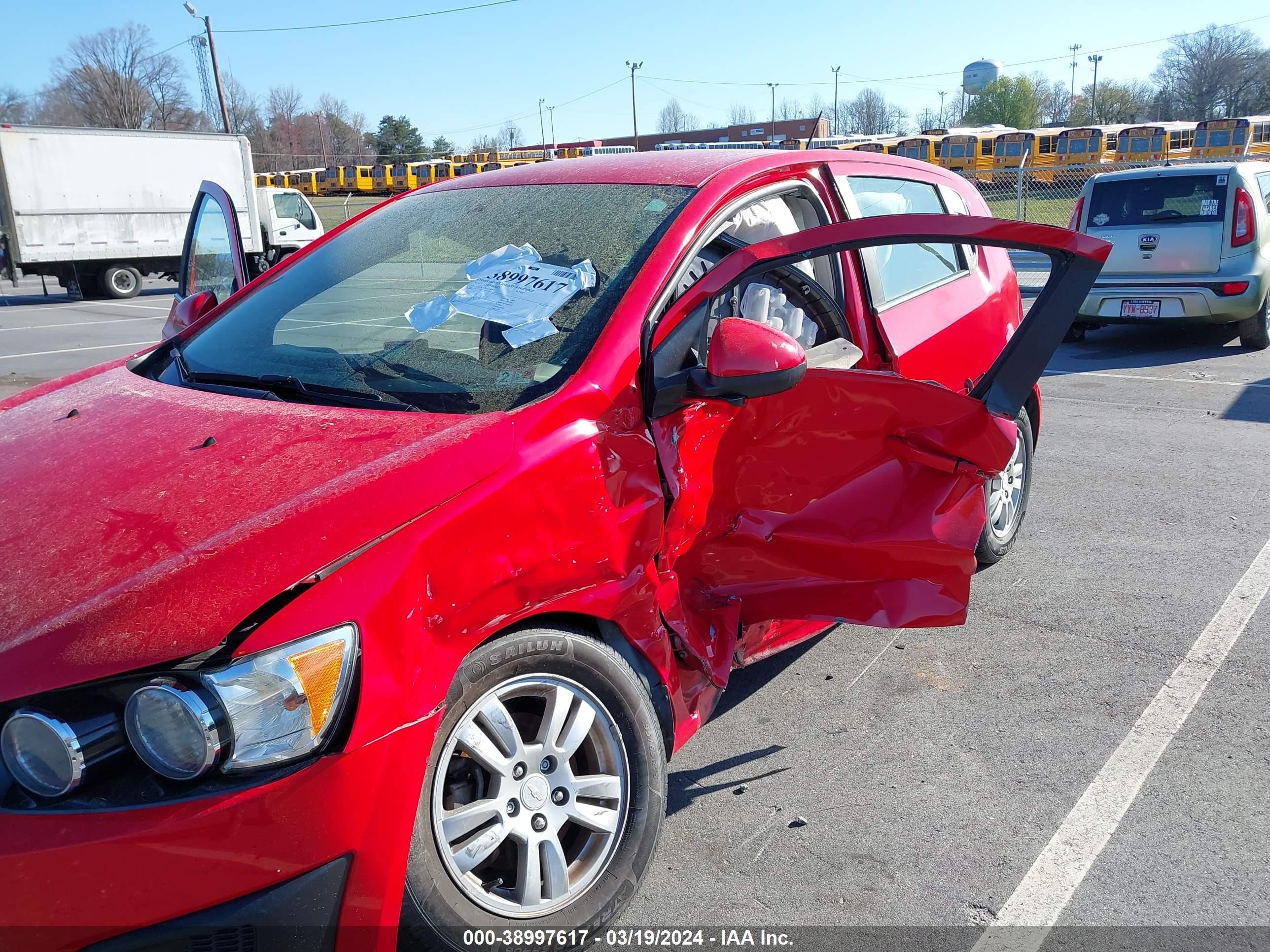 Photo 5 VIN: 1G1JC6SH5G4134287 - CHEVROLET SONIC 