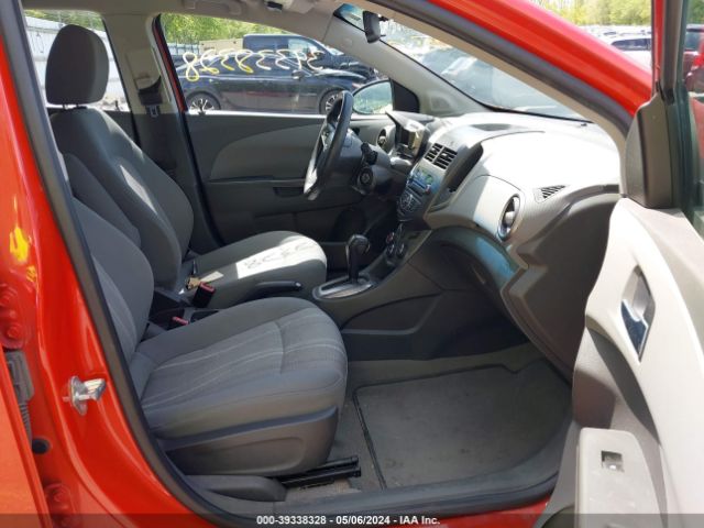 Photo 4 VIN: 1G1JC6SH6C4106881 - CHEVROLET SONIC 