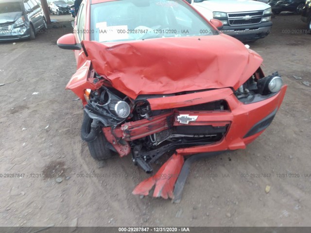 Photo 5 VIN: 1G1JC6SH6C4106931 - CHEVROLET SONIC 