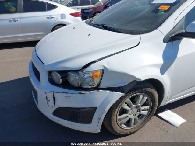 Photo 5 VIN: 1G1JC6SH6F4101717 - CHEVROLET SONIC 