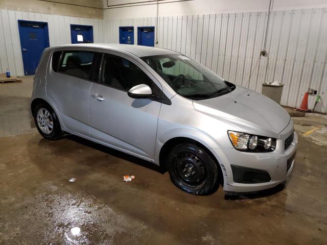 Photo 3 VIN: 1G1JC6SH6F4143739 - CHEVROLET SONIC 