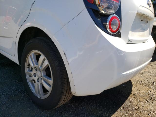 Photo 8 VIN: 1G1JC6SH7F4118946 - CHEVROLET SONIC LT 