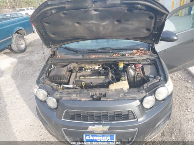 Photo 9 VIN: 1G1JC6SH7F4134743 - CHEVROLET SONIC 