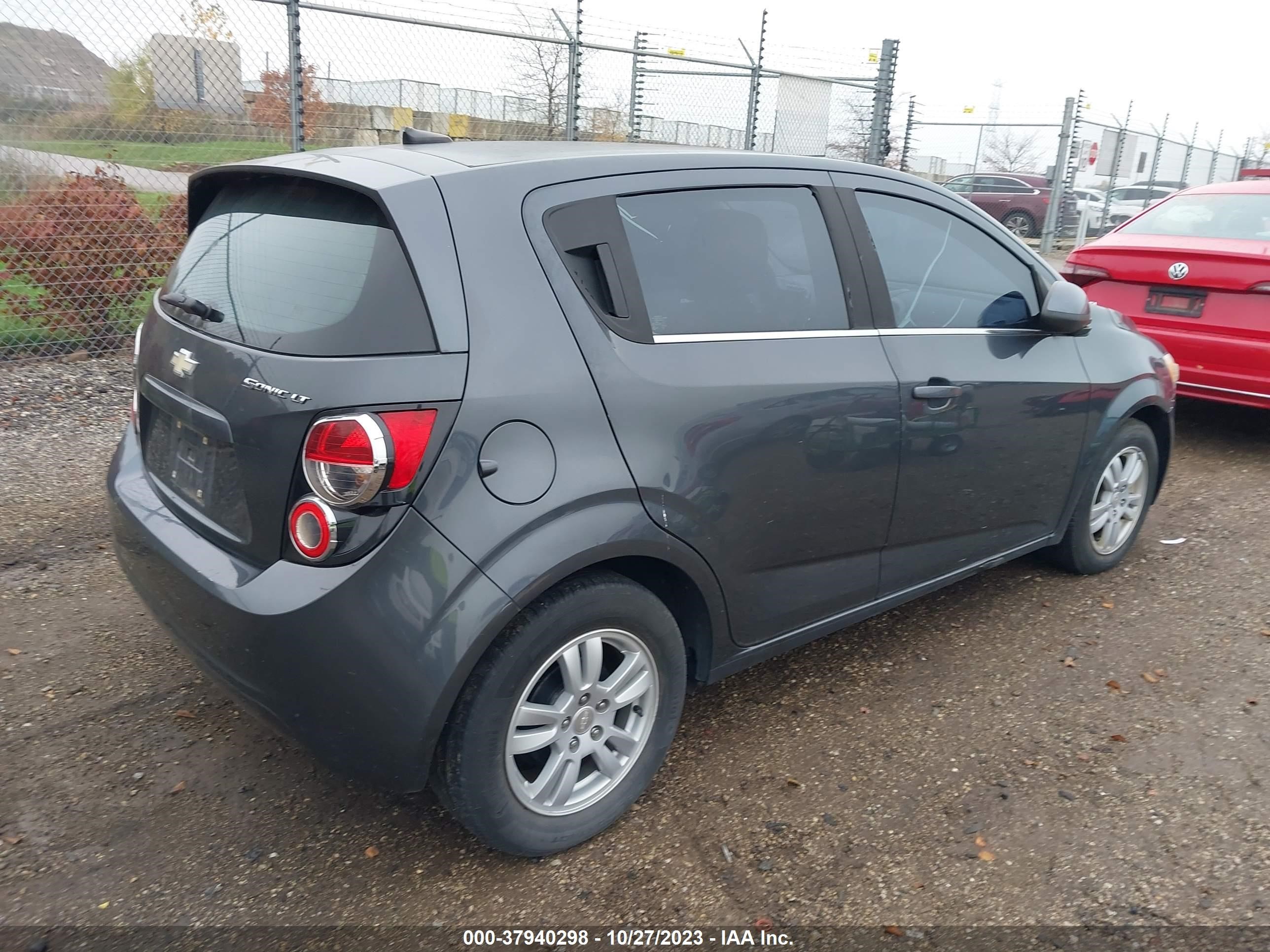 Photo 3 VIN: 1G1JC6SH8C4213169 - CHEVROLET SONIC 