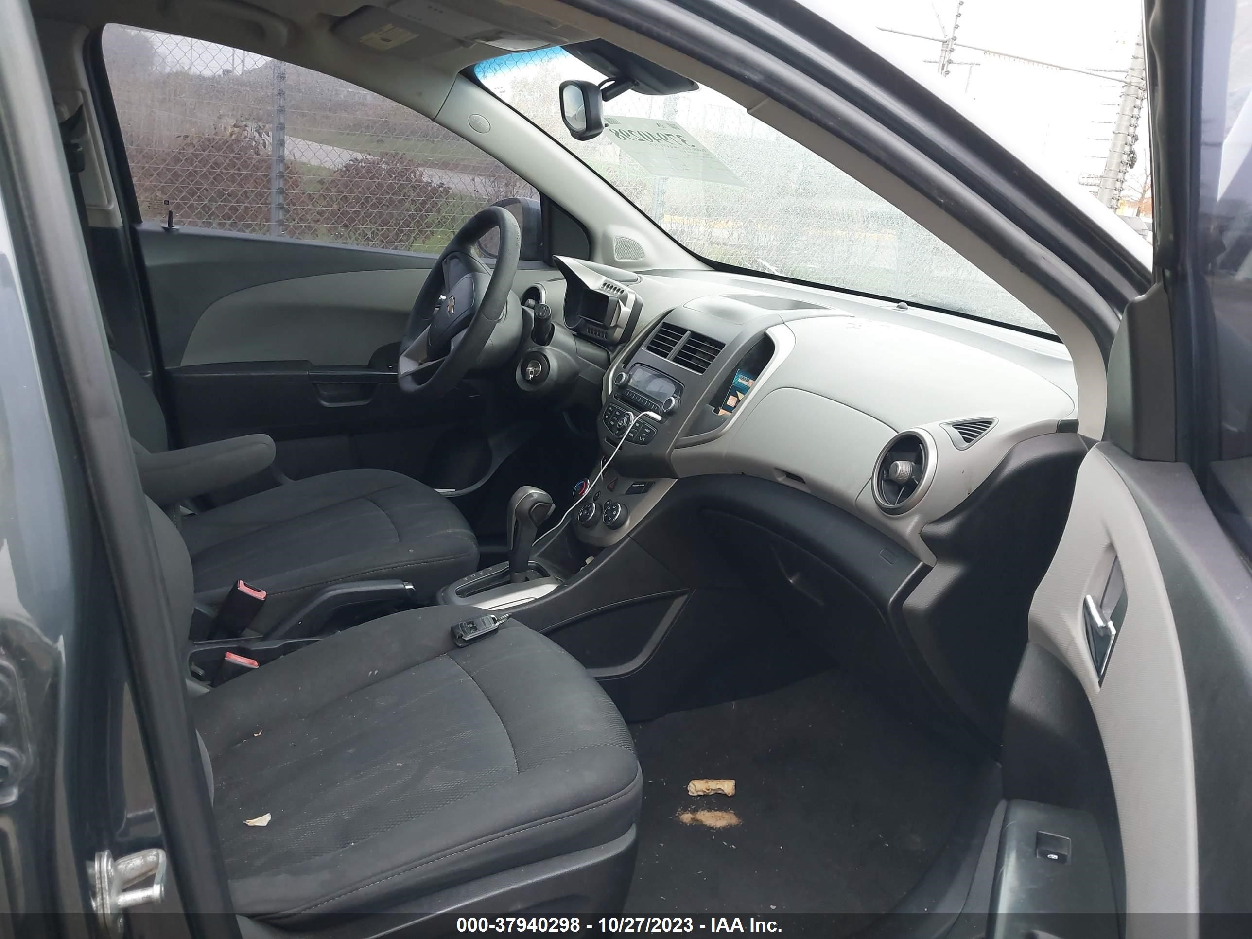 Photo 4 VIN: 1G1JC6SH8C4213169 - CHEVROLET SONIC 