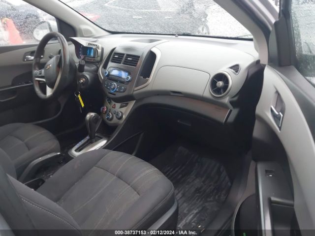 Photo 4 VIN: 1G1JC6SH8D4221337 - CHEVROLET SONIC 