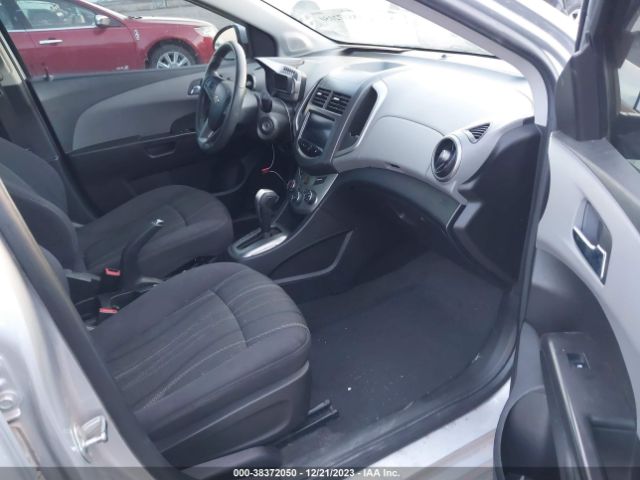 Photo 4 VIN: 1G1JC6SH8D4246562 - CHEVROLET SONIC 