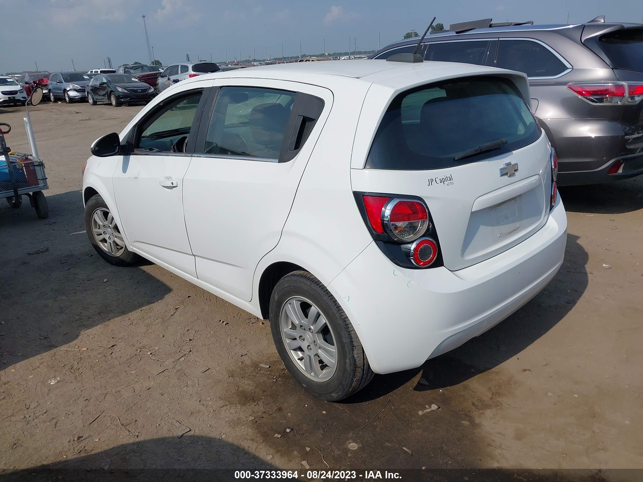 Photo 2 VIN: 1G1JC6SH8F4134945 - CHEVROLET SONIC 