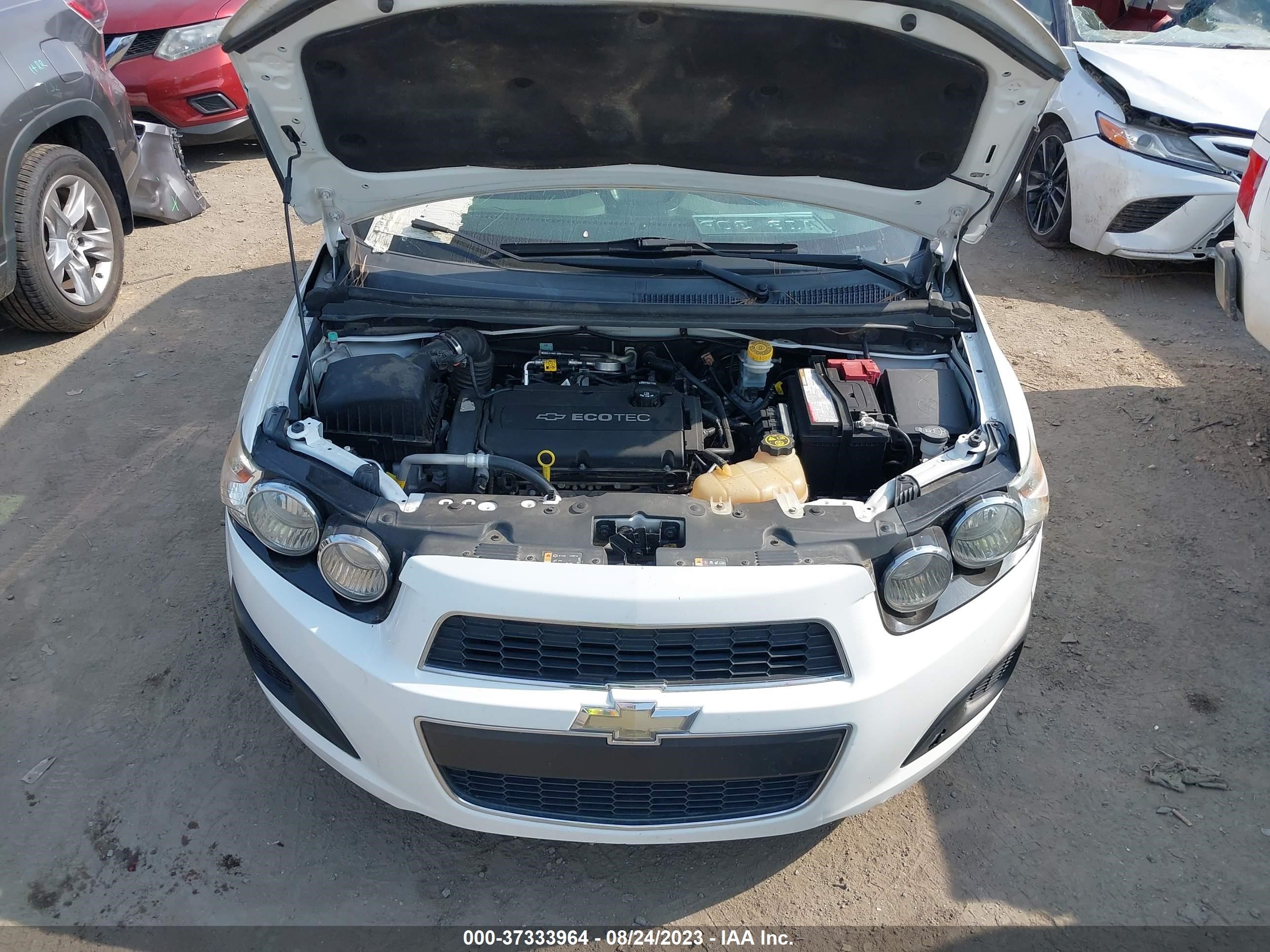 Photo 9 VIN: 1G1JC6SH8F4134945 - CHEVROLET SONIC 