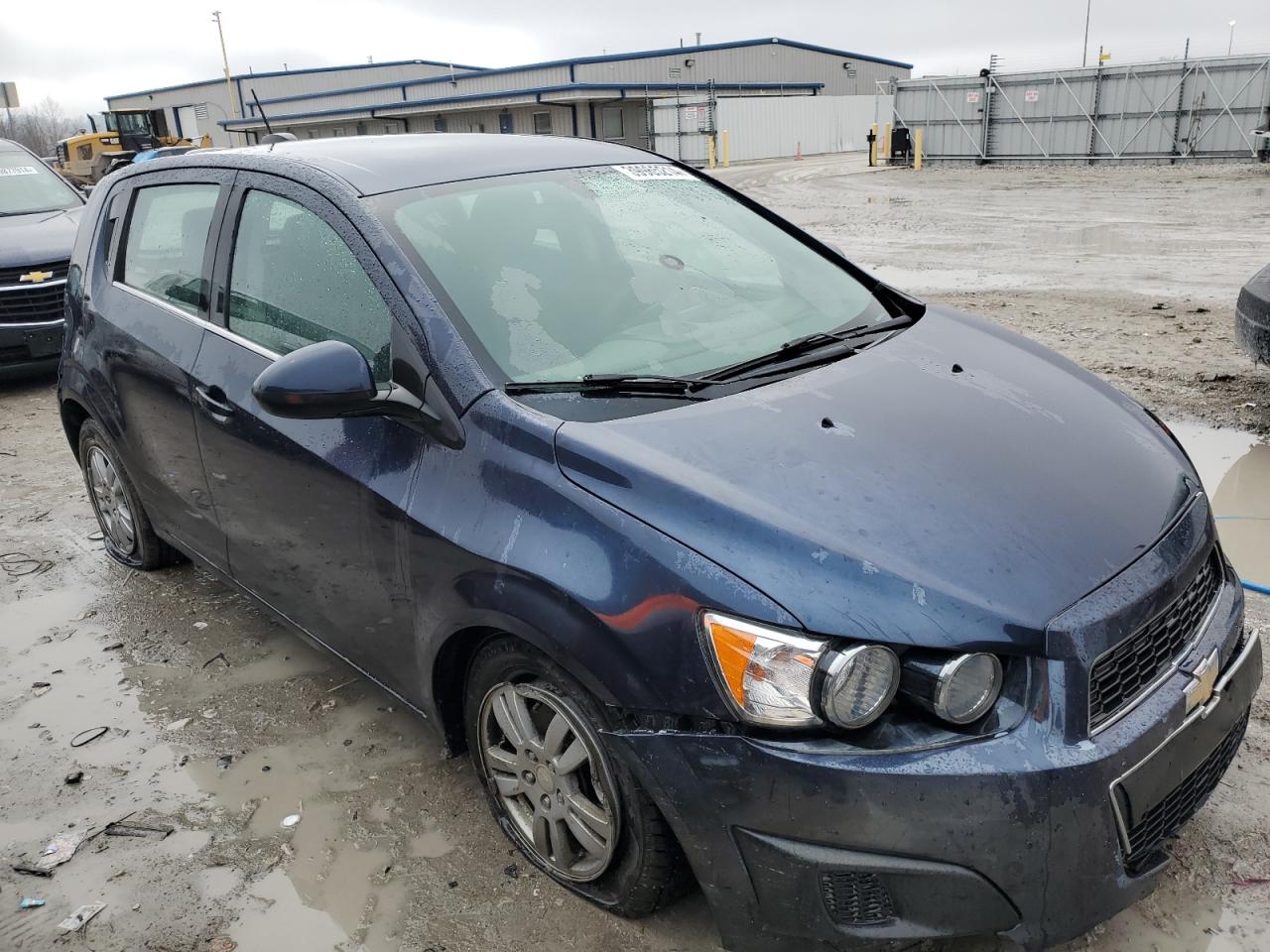 Photo 3 VIN: 1G1JC6SH8F4155827 - CHEVROLET SONIC 