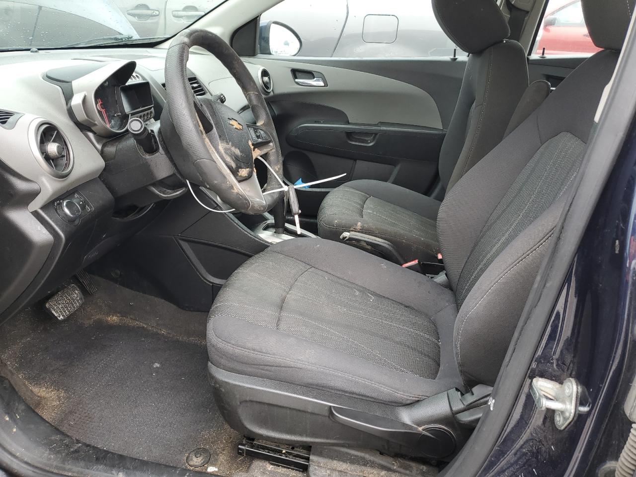 Photo 6 VIN: 1G1JC6SH8F4155827 - CHEVROLET SONIC 