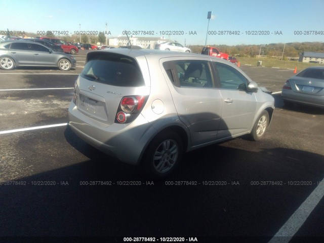 Photo 3 VIN: 1G1JC6SH8G4141945 - CHEVROLET SONIC 