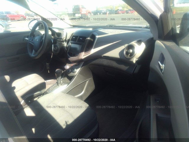 Photo 4 VIN: 1G1JC6SH8G4141945 - CHEVROLET SONIC 