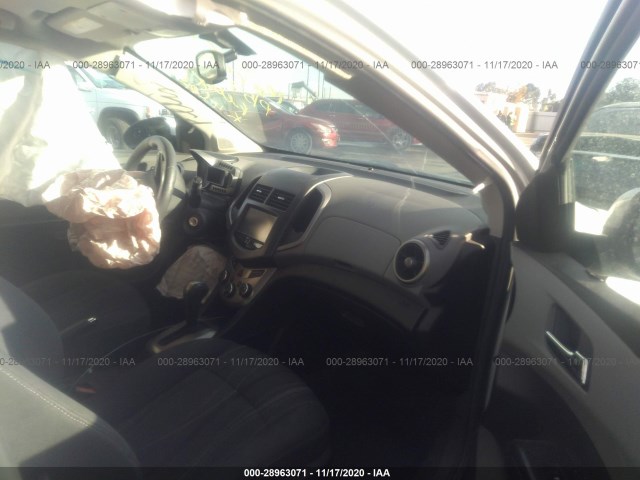 Photo 4 VIN: 1G1JC6SH8G4142125 - CHEVROLET SONIC 